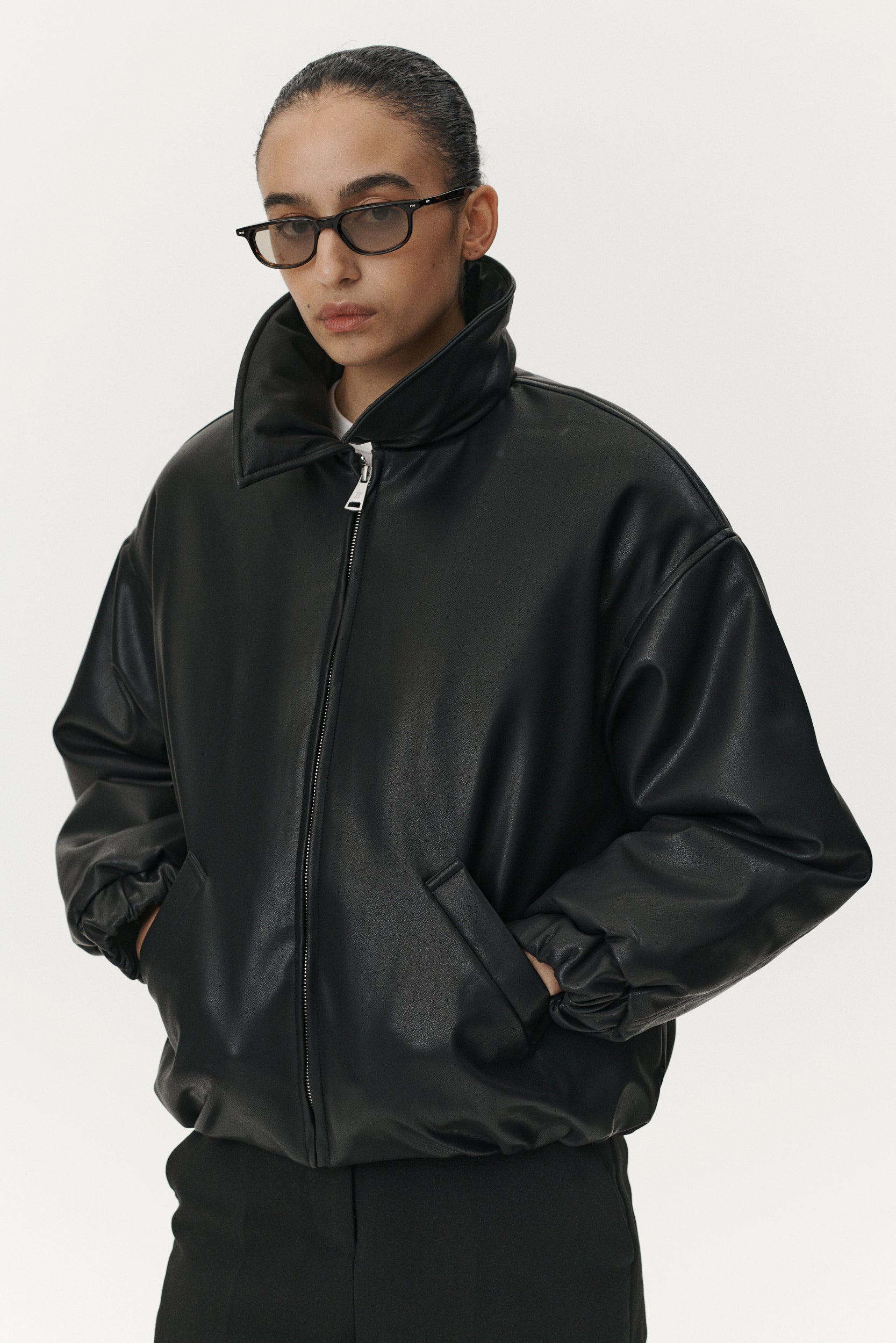 welter shelter - bomber faux leather - black