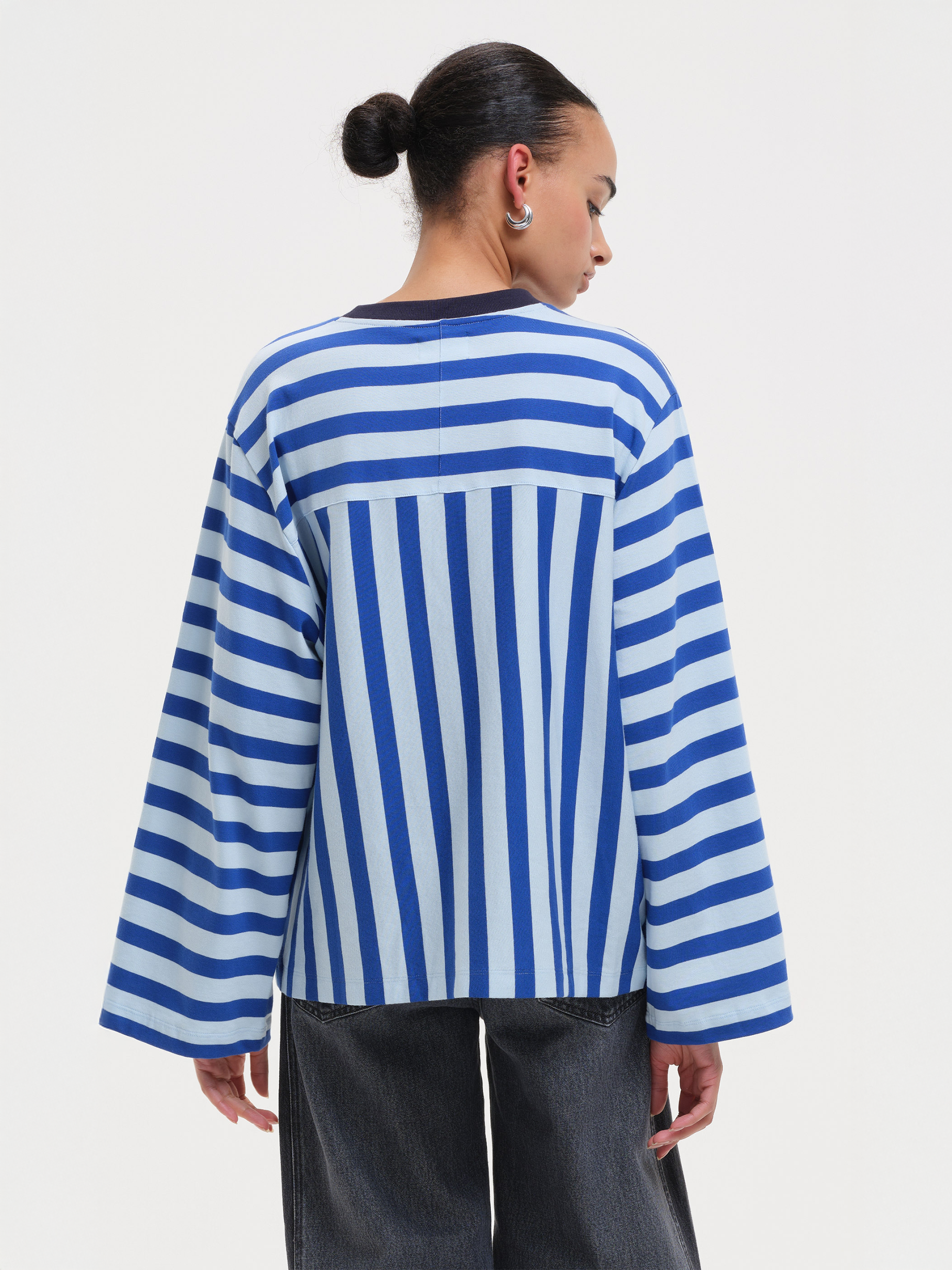 lione - light blue