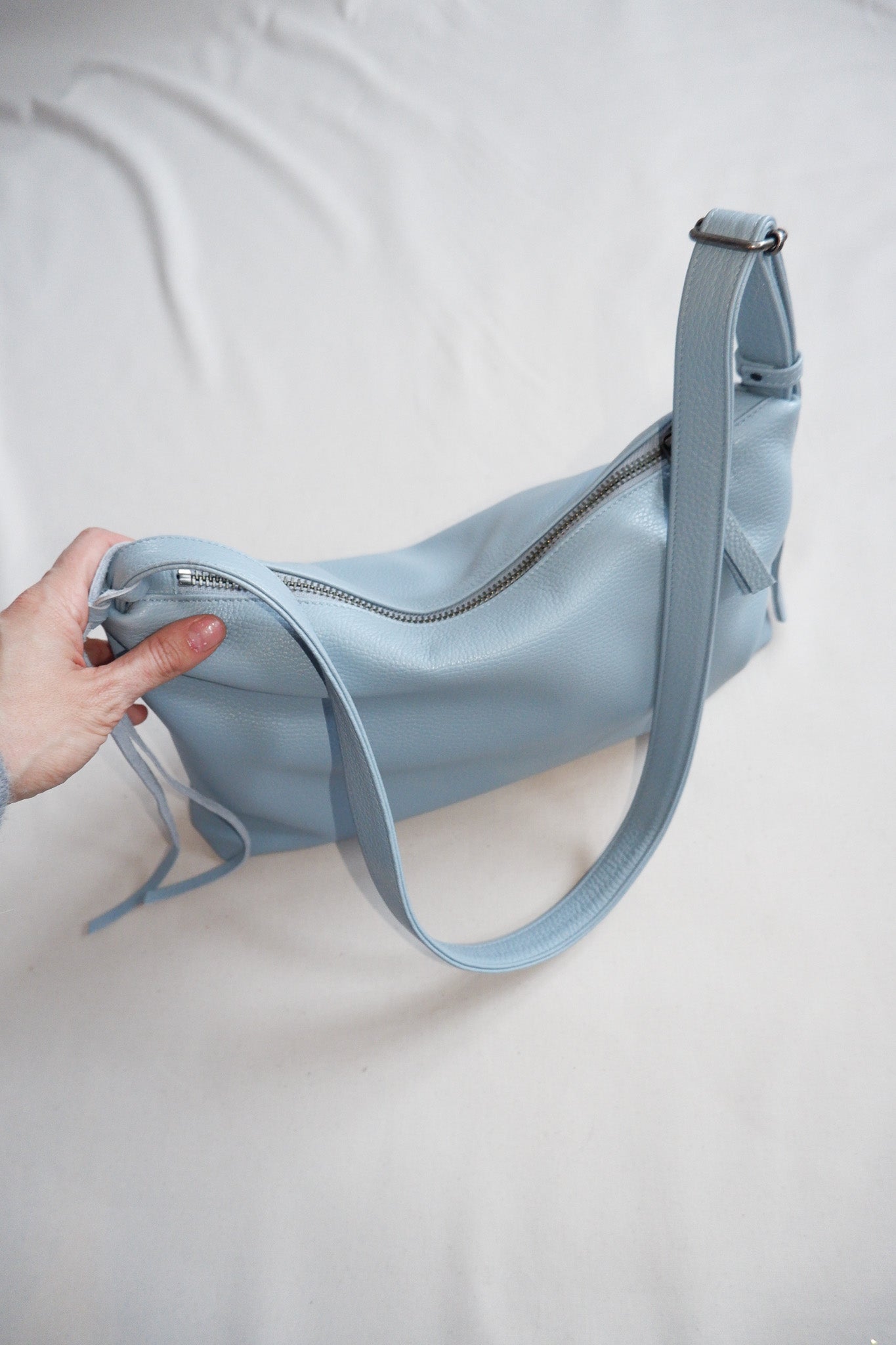 nona - zip pocket bag - pale blue