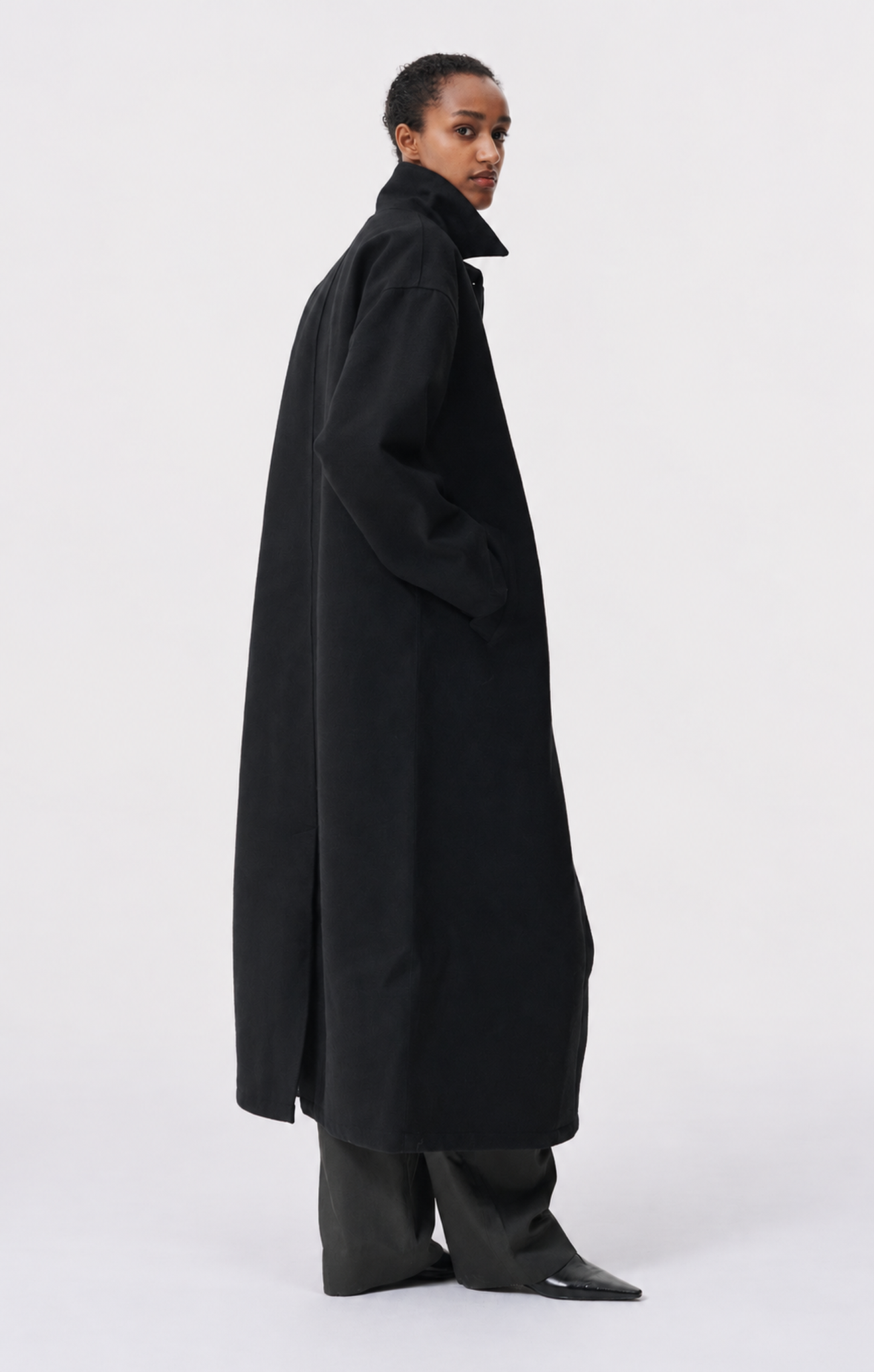 welter shelter - janice b - long tech wool black