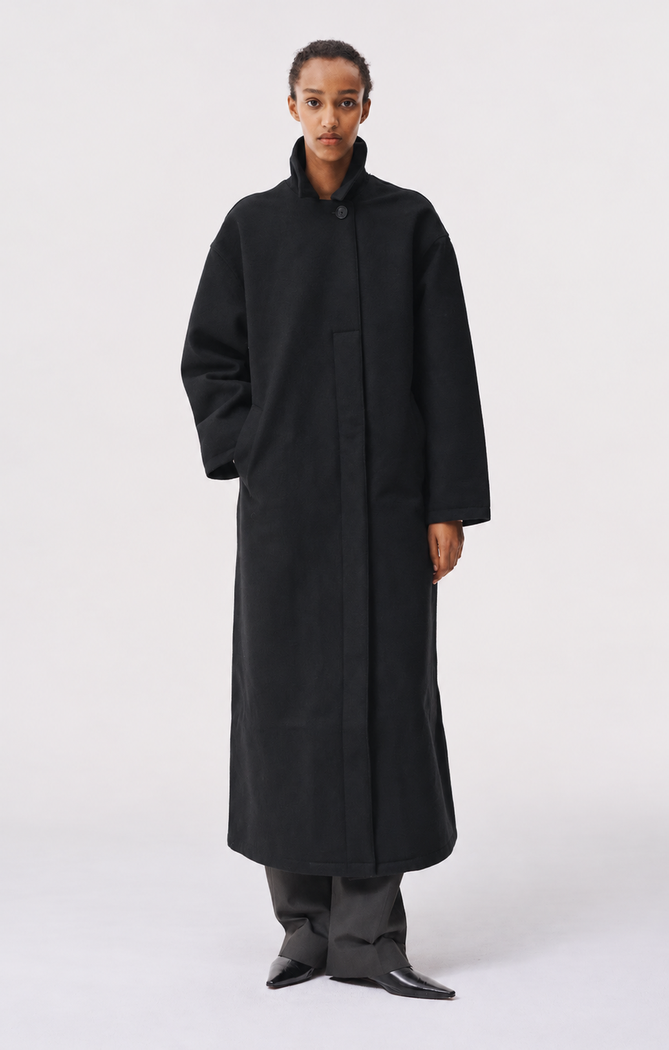 welter shelter - janice b - long tech wool black