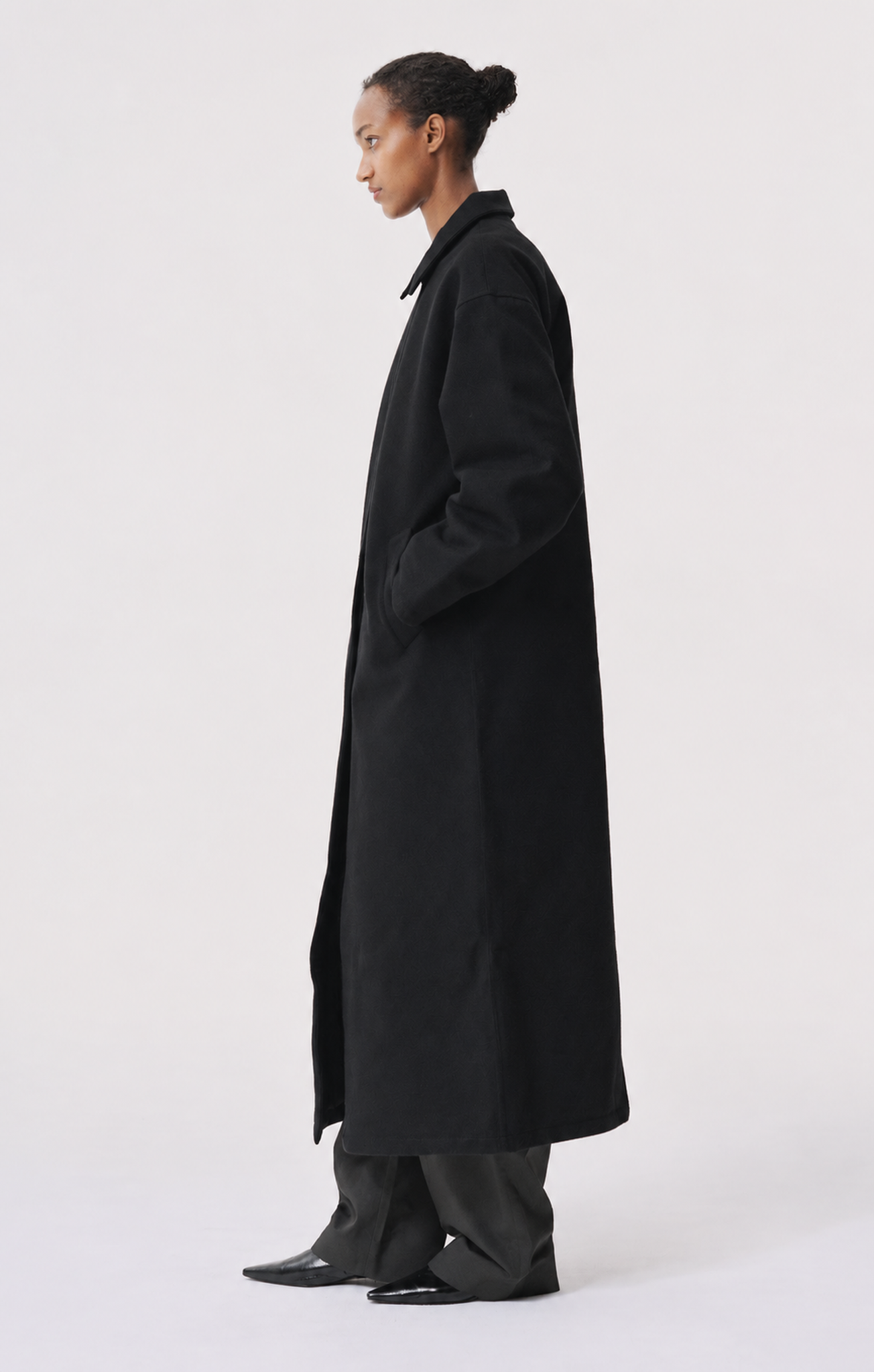 welter shelter - janice b - long tech wool black