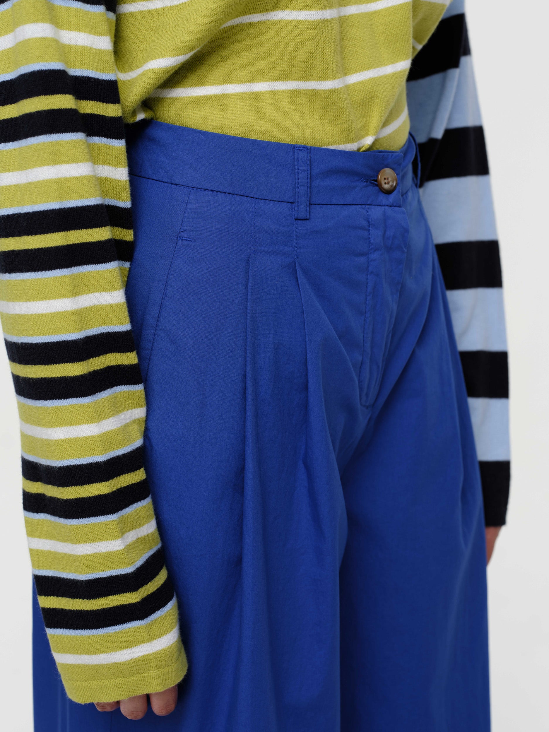 pansmokey c - electric blue