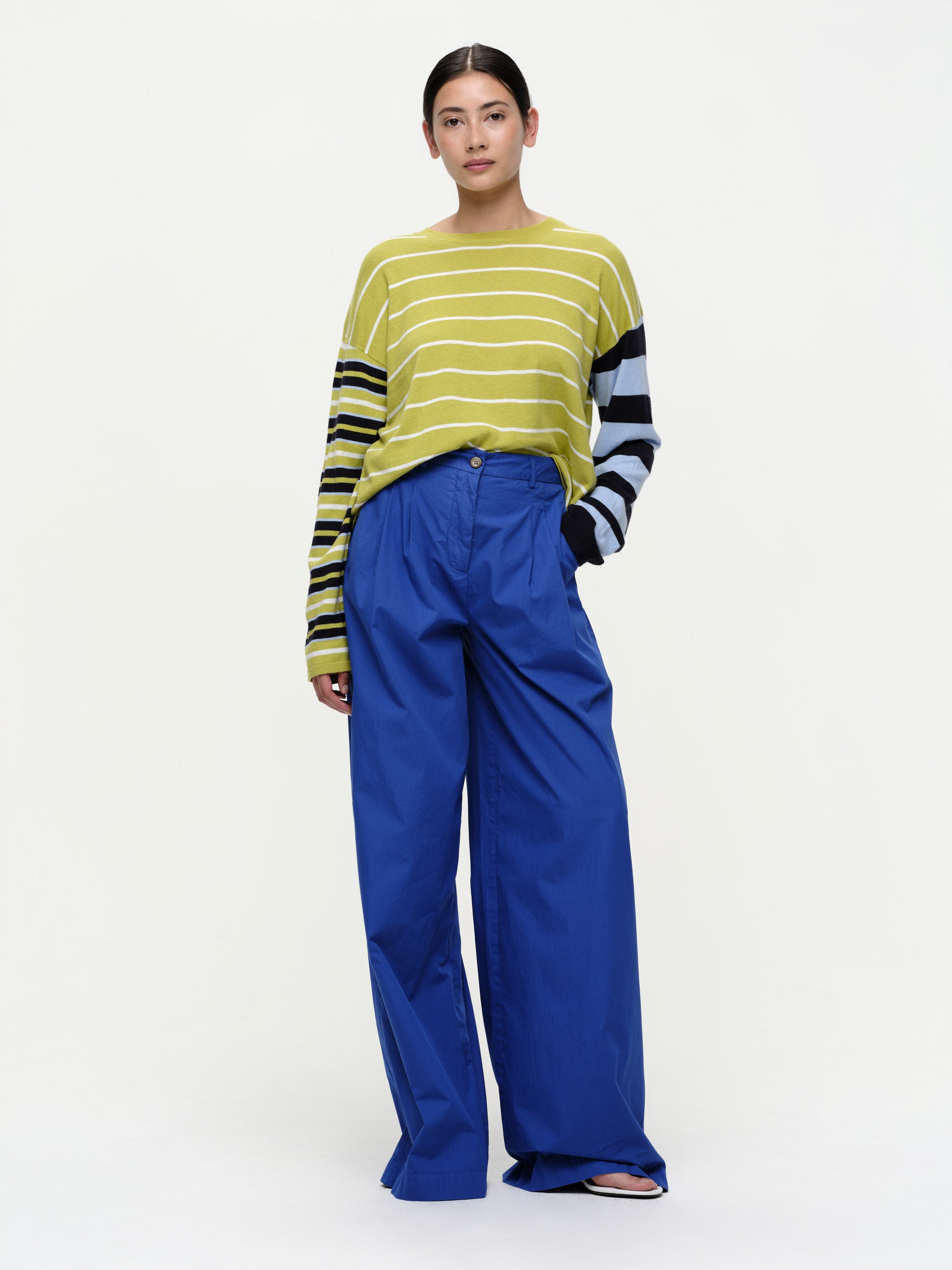 pansmokey c - electric blue