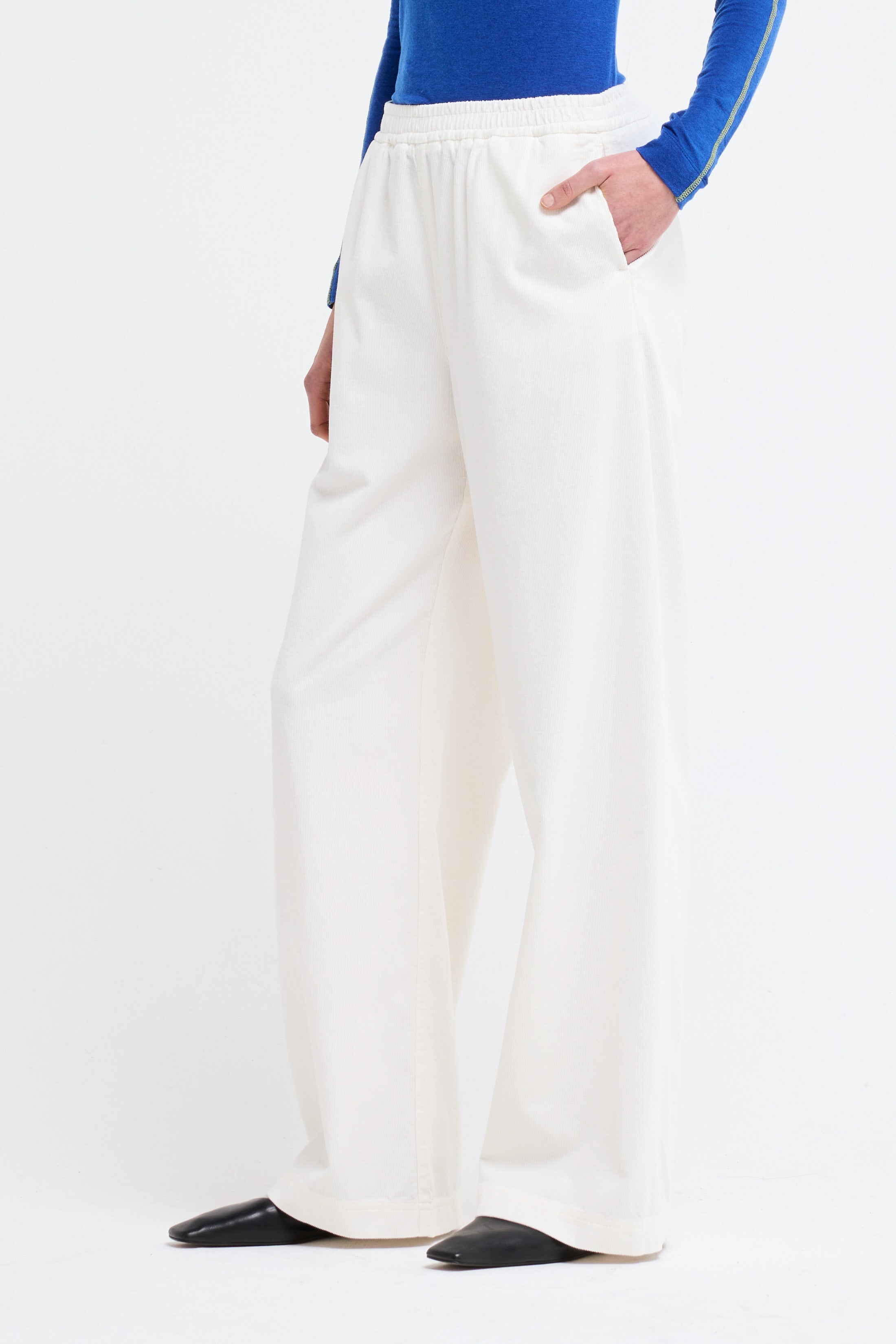 takki - off white