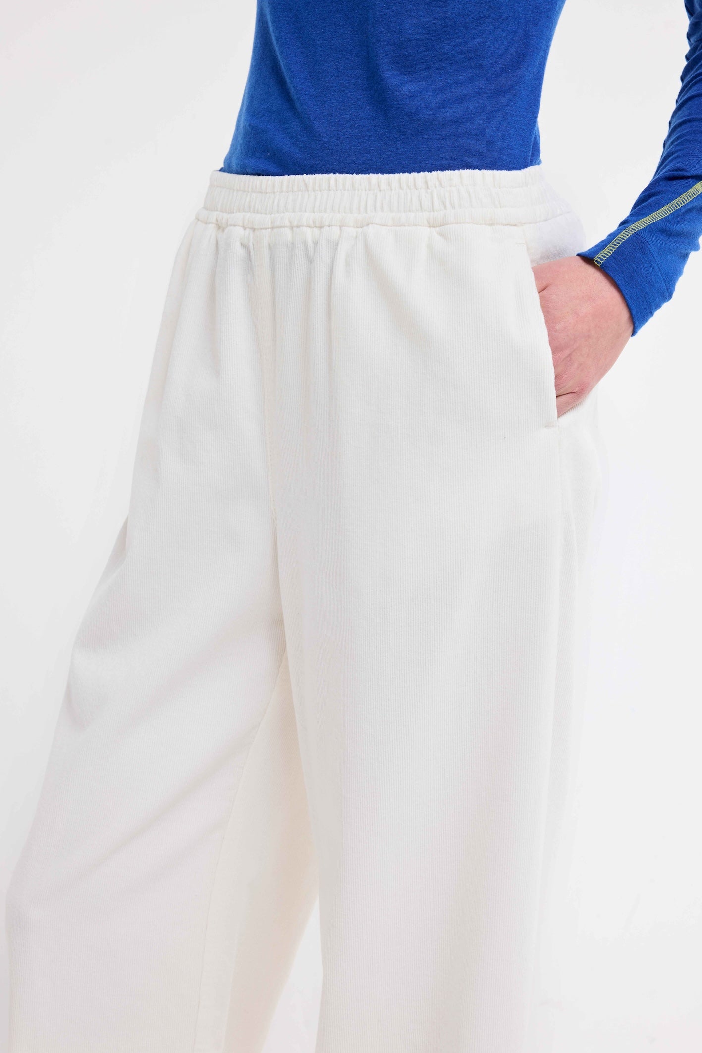 takki - off white