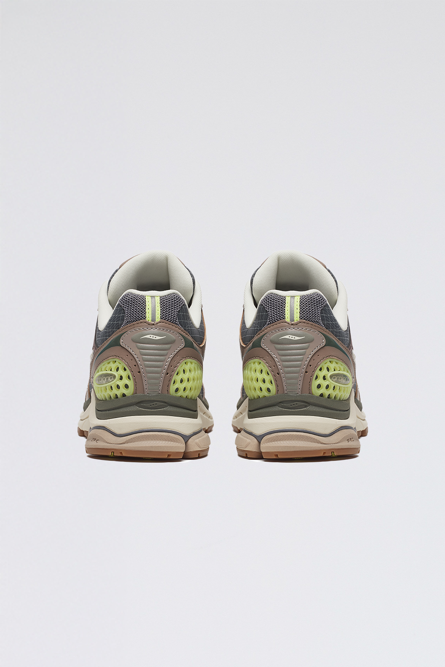 saucony - progrid triumph 4 - carbon/taupe